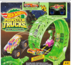 Hot Wheels Monster Trucks Karanlikat Parlayan Çemberde Yarış HBN02 - 3